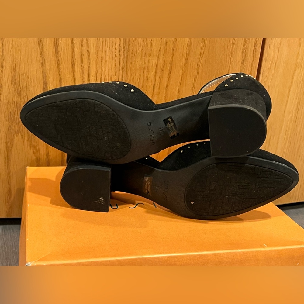 UNISA Claudi Block Heel Black faux suede studded Pumps ankle buckle like new - Picture 4 of 6